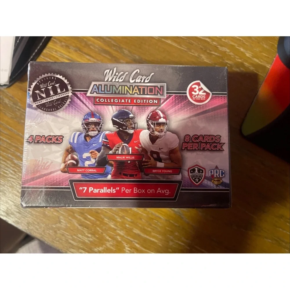 Allumination Collegiate Edition Trading Card Box - Pink - Picture 1 of 4
